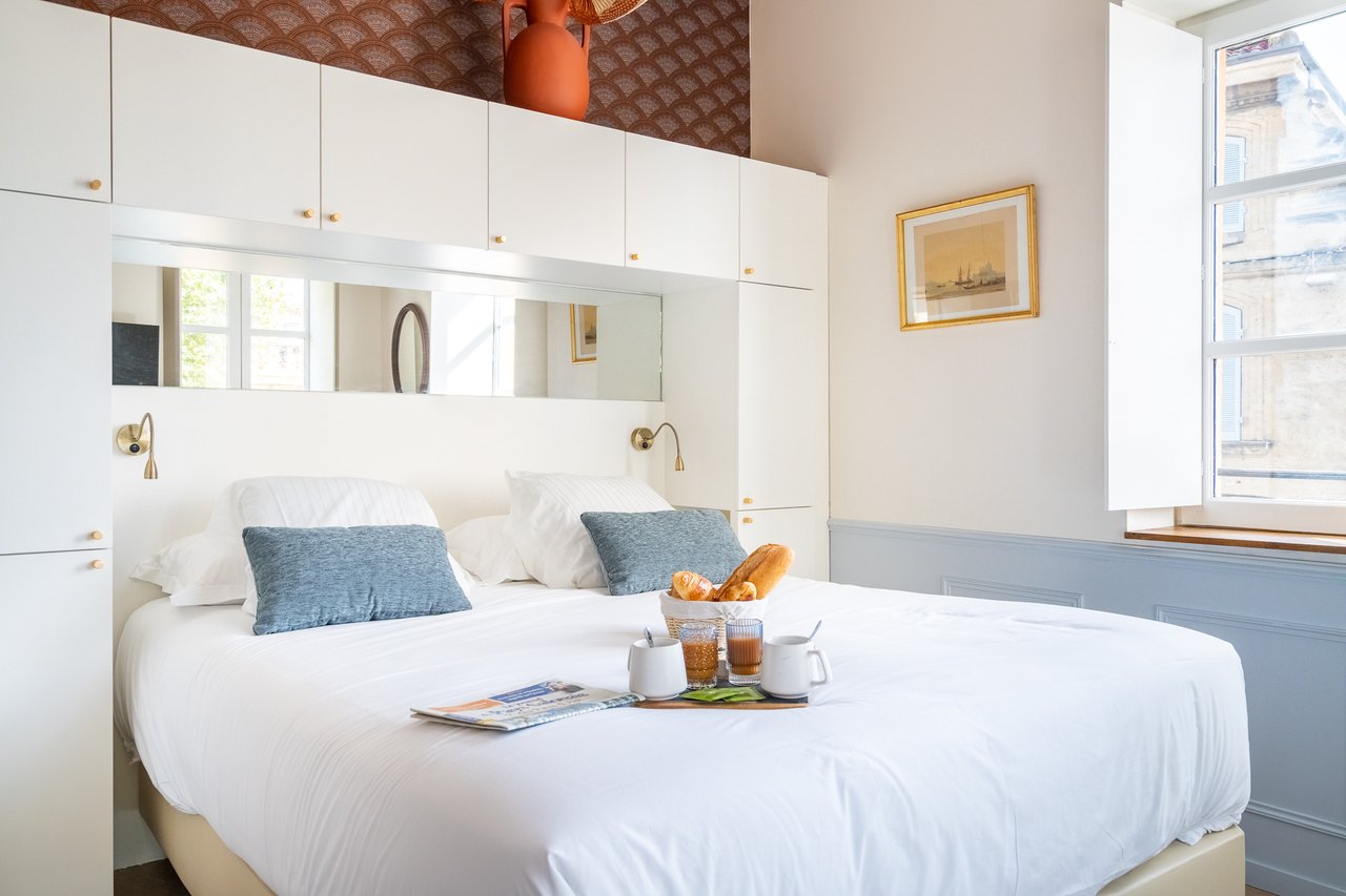 Chambre Deluxe Familiale : petit-déjeuner servi en chambre